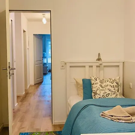 Ii Nicole Hafenstrasse 37